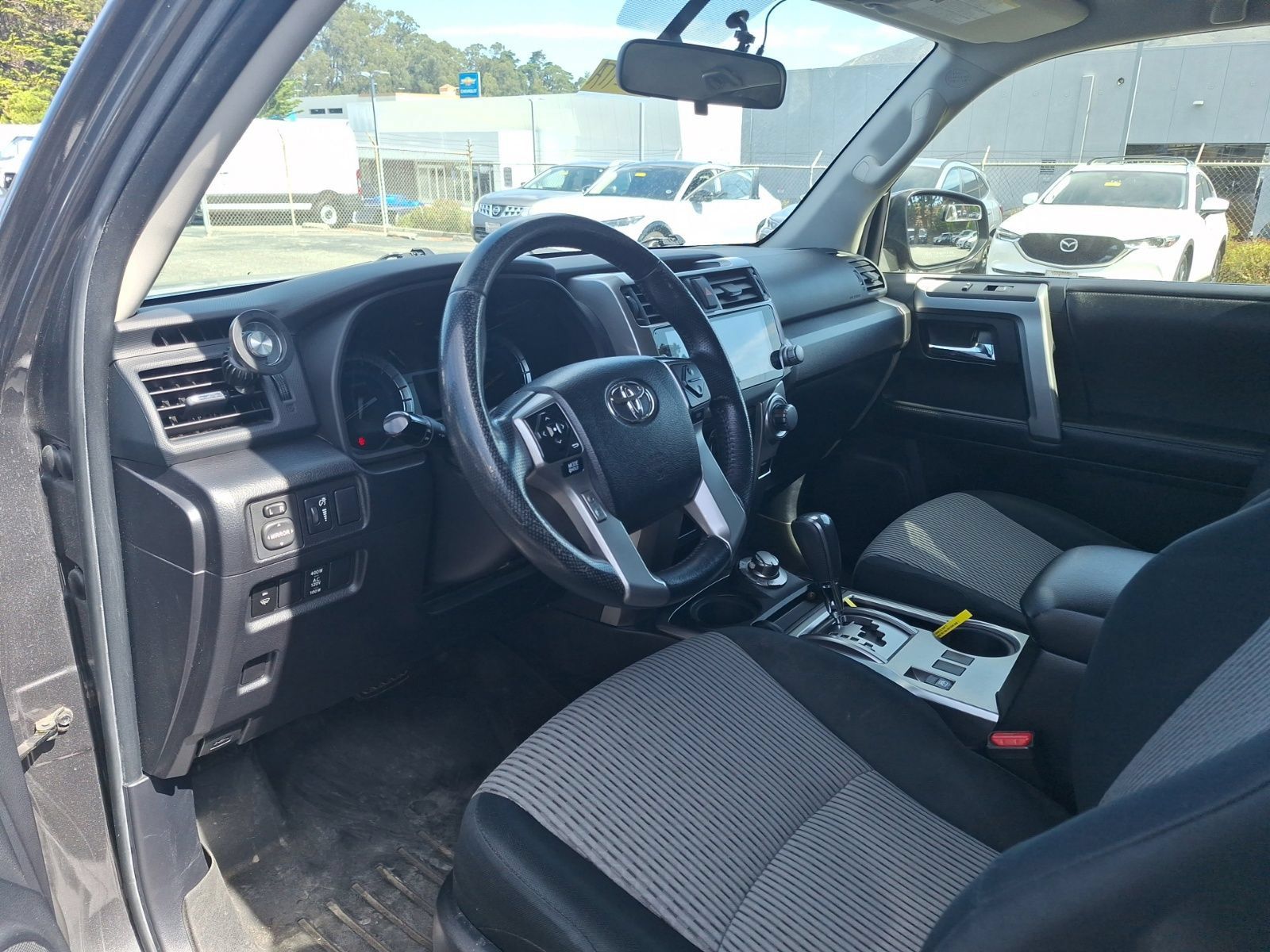Used 2014 Toyota 4Runner SR5 AWD/4WD image 9