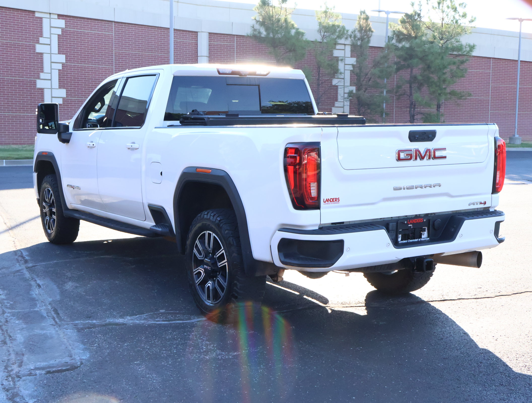 Used 2023 GMC Sierra 2500 AT4 w/ AT4 Preferred Package AWD/4WD image 6