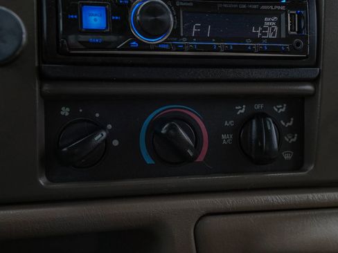 Used 2003 Ford F250 XLT image 31