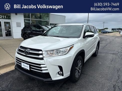 Used 2018 Toyota Highlander XLE AWD/4WD image 1