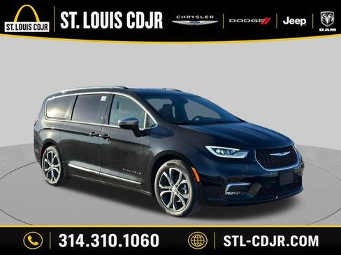 New 2026 Chrysler Pacifica Pinnacle FWD image 1