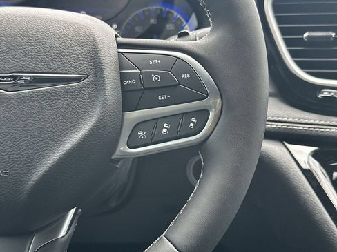 New 2026 Chrysler Pacifica Select FWD image 66