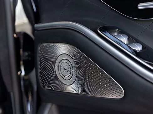 Used 2022 Mercedes-Benz S 580 4MATIC Sedan w/ AMG Line Package image 71