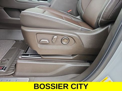 New 2025 GMC Sierra 1500 Denali w/ Denali Reserve Package image 12