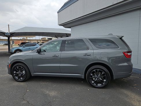 Used 2022 Dodge Durango SXT w/ Blacktop Package image 2