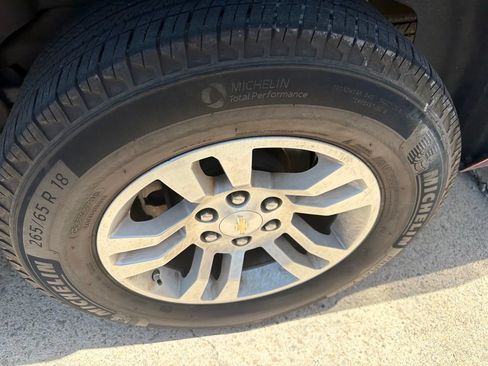 Used 2020 Chevrolet Suburban LT RWD image 10