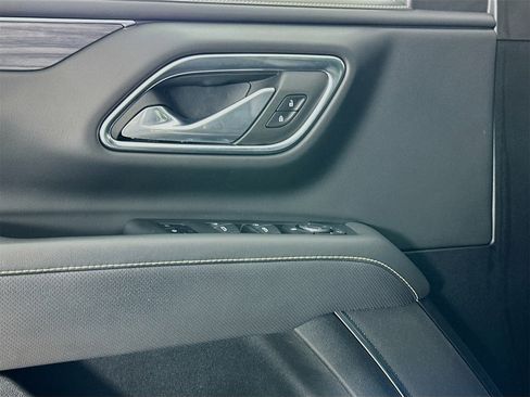 Used 2023 GMC Yukon XL SLT w/ LPO, Floor Liner Package image 19