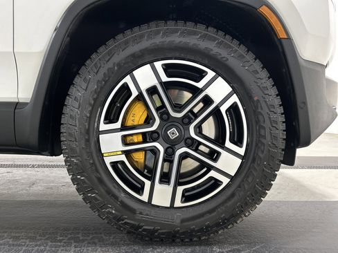Used 2023 Rivian R1T Adventure image 11