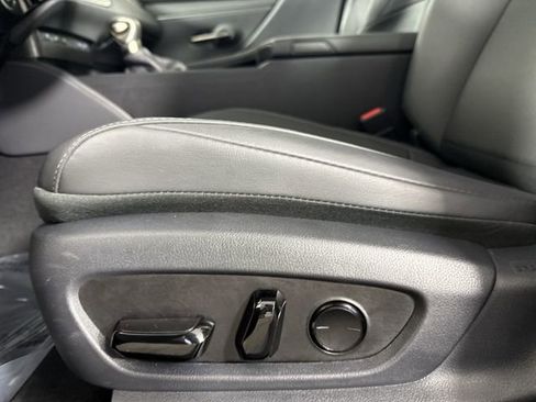 Certified 2025 Lexus ES 300h F Sport image 25