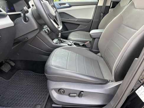 Used 2022 Volkswagen Taos SE AWD/4WD image 19