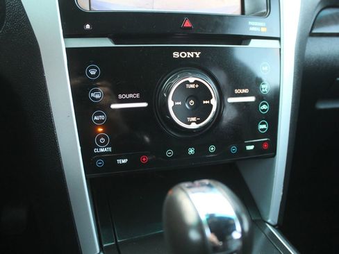 Used 2012 Ford Explorer Limited image 3