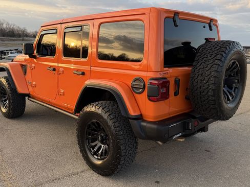Used 2025 Jeep Wrangler Unlimited Rubicon 392 image 7