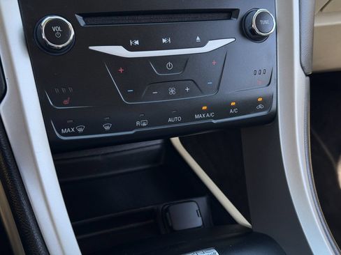 Used 2013 Ford Fusion SE FWD image 21