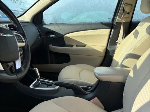 Used 2013 Chrysler 200 Touring image 19