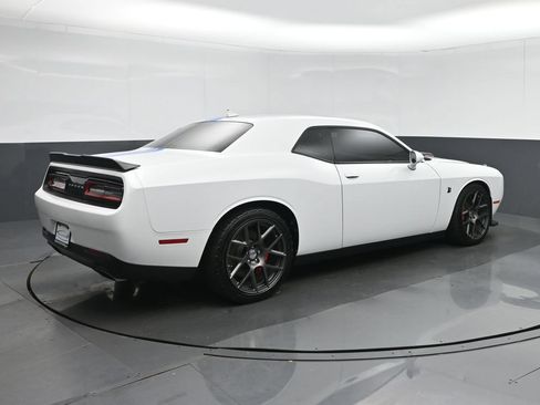 Used 2019 Dodge Challenger R/T Scat Pack w/ Shaker Package RWD image 7