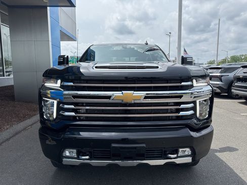 Used 2022 Chevrolet Silverado 3500 High Country image 2