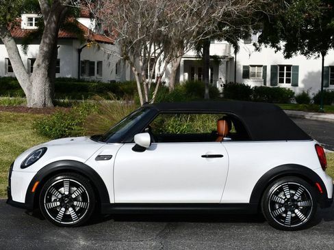 Used 2023 MINI Cooper S image 32