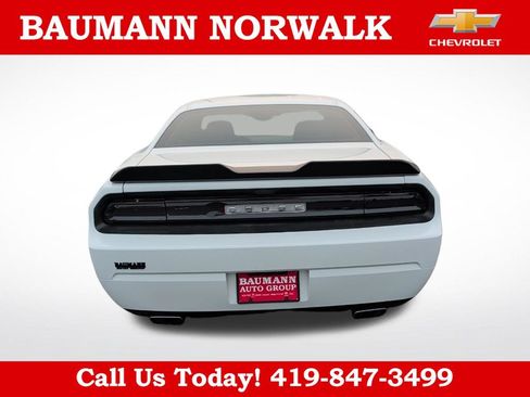 Used 2013 Dodge Challenger SXT RWD image 4