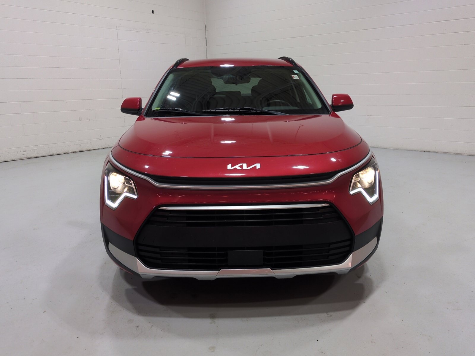 Certified 2024 Kia Niro EX FWD image 9