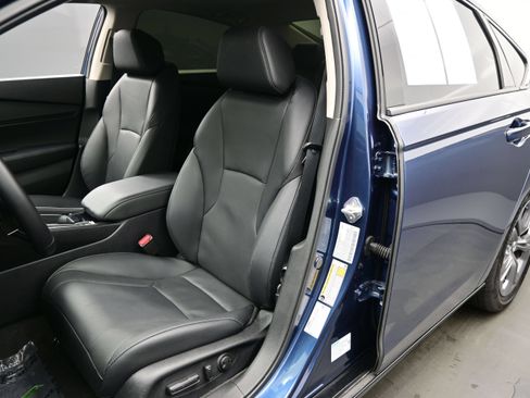 Used 2025 Honda Accord EX-L image 12