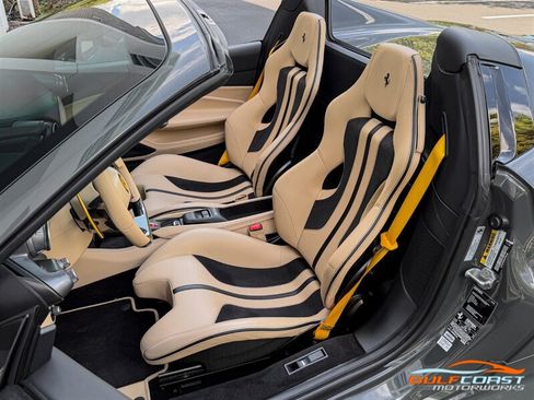 Used 2022 Ferrari F8 Tributo RWD image 22
