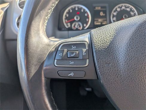 Used 2014 Volkswagen Tiguan S image 13