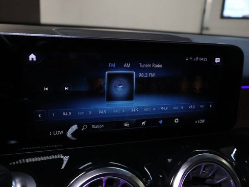Used 2022 Mercedes-Benz GLB 250 4MATIC w/ Premium Package Lite image 29