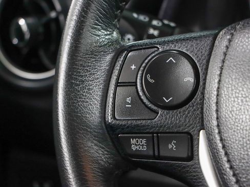 Used 2018 Toyota Corolla SE FWD image 13