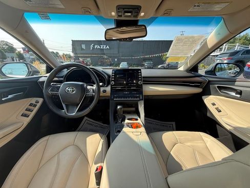 Used 2022 Toyota Avalon XLE w/ Moonroof Package image 18