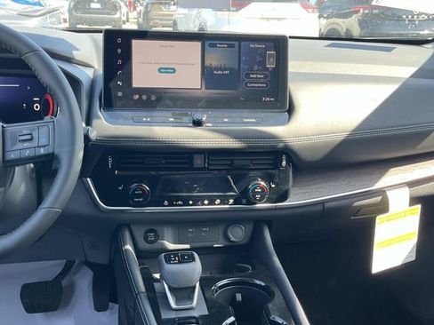 New 2026 Nissan Rogue Platinum AWD/4WD image 17
