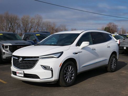 Used 2023 Buick Enclave Essence AWD/4WD image 5