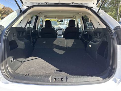 Used 2022 Ford Edge SE image 11