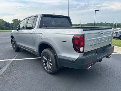Used 2024 Honda Ridgeline Sport image 8