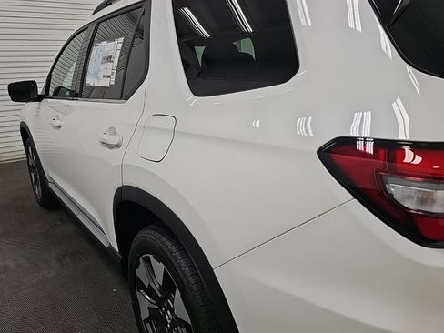 New 2026 Honda Pilot Touring image 6