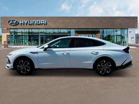New 2025 Hyundai Sonata SEL image 3