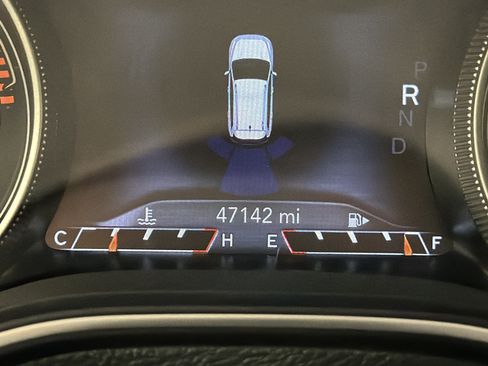 Used 2020 Jeep Cherokee Trailhawk w/ Comfort & Convenience Group image 12