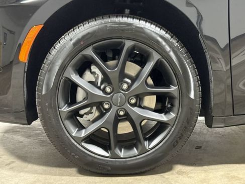 New 2027 Chrysler Pacifica Limited w/ S Appearance Package AWD/4WD image 29