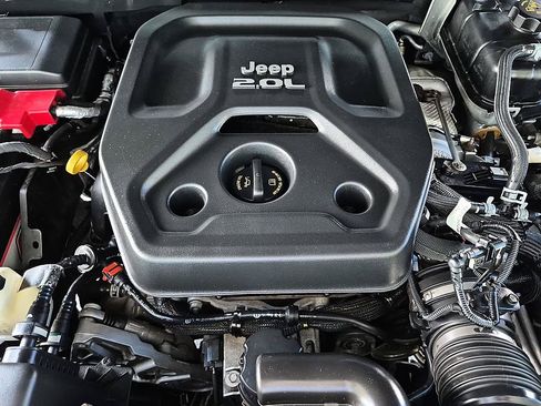 Used 2019 Jeep Wrangler Unlimited Sport S AWD/4WD image 36