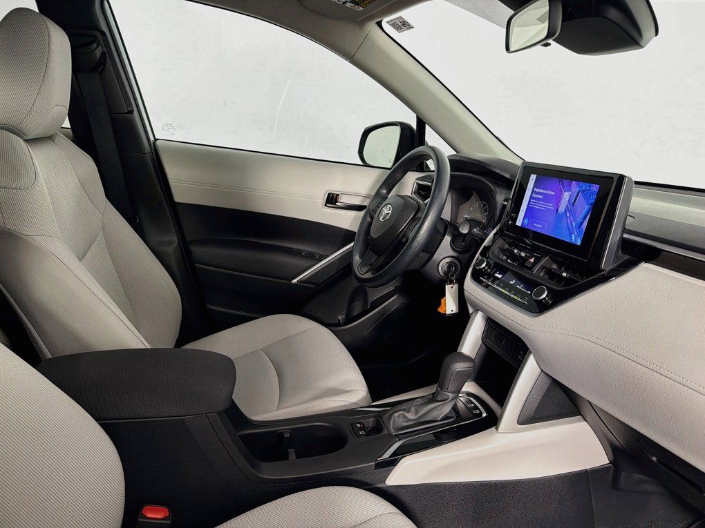 Used 2023 Toyota Corolla Cross L FWD image 35
