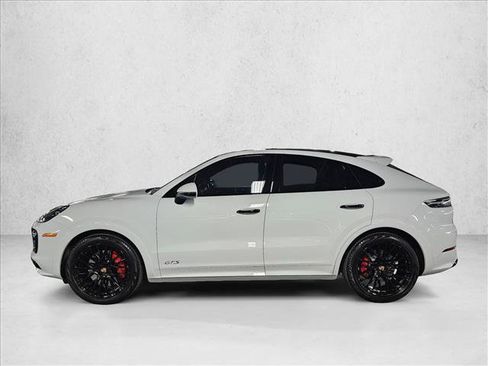 Used 2022 Porsche Cayenne GTS AWD/4WD image 9