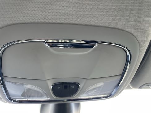 Used 2020 Jeep Cherokee Limited image 25