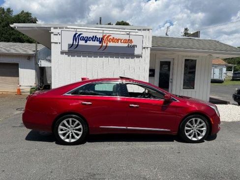 Used 2015 Cadillac XTS Luxury FWD image 2