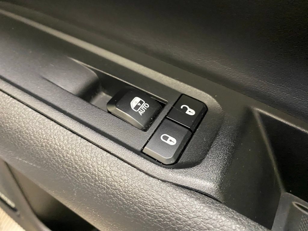 Used 2023 Jeep Compass Trailhawk AWD/4WD image 18