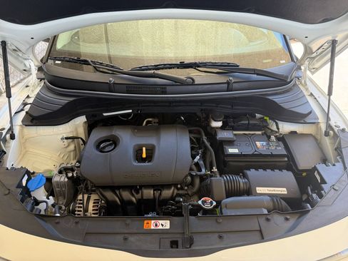 Used 2025 Kia Soul LX w/ LX Technology Package FWD image 30