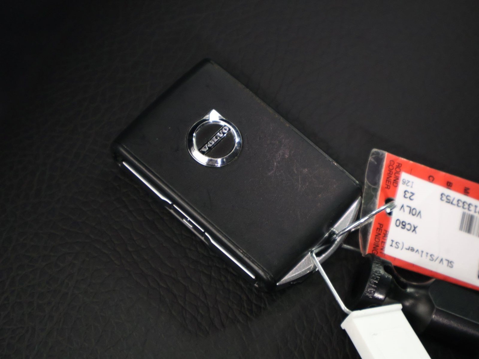Certified 2023 Volvo XC60 T8 Plus AWD/4WD image 33
