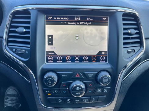 Used 2018 Jeep Grand Cherokee Limited w/ Luxury Group II image 32