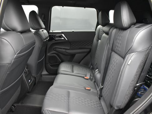 New 2025 Mitsubishi Outlander SEL Black Edition image 14