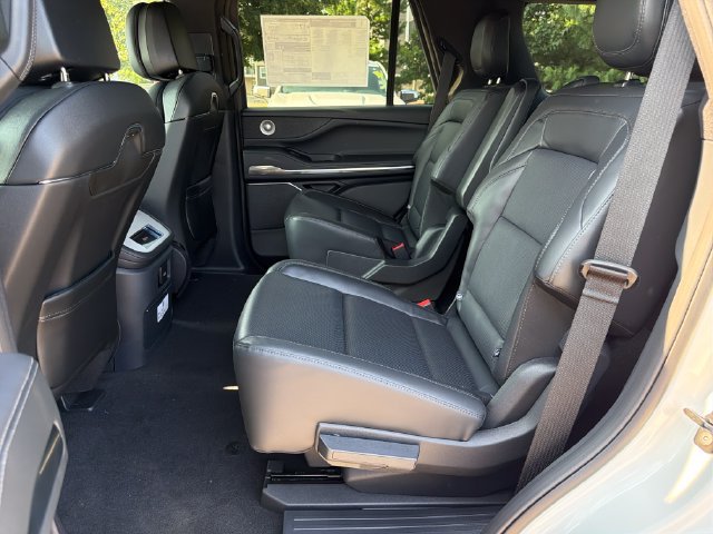 New 2027 Lincoln Navigator Reserve w/ Jet Appearance Package AWD/4WD image 14