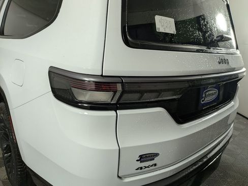 New 2026 Jeep Grand Wagoneer L Limited AWD/4WD image 13