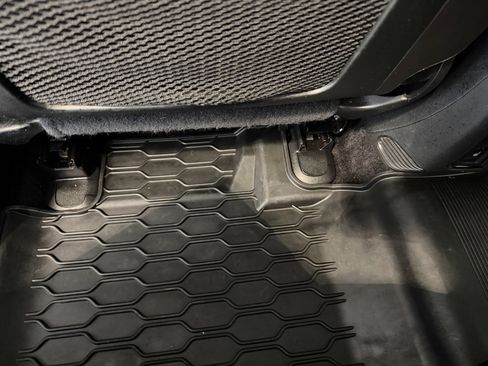 Used 2018 Dodge Durango R/T w/ Blacktop Package image 30